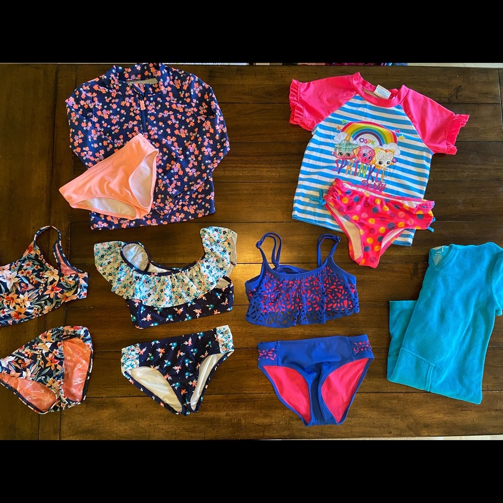 Girls Swim Lot